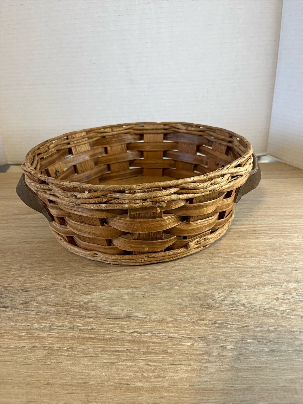 Pyrex Woven Basket in Brown with Dark Handles